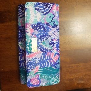 New Lilly Pulitzer Travel Wallet